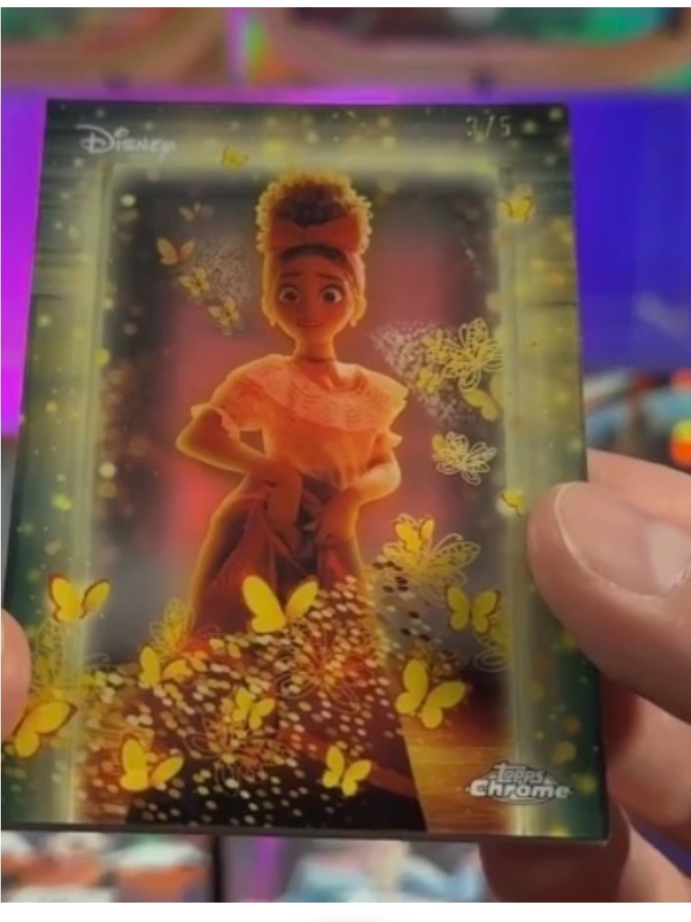 Encantu CASE HIT!
Delores Madrigal Topps Disney Chrome Princess Card